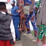 ‘Area boys’ extort N100 from pedestrians in Lagos heavy rainfall