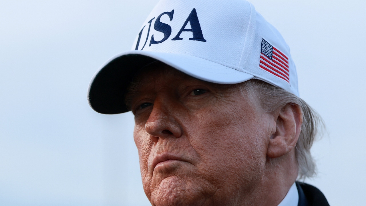 Donald Trump ignores Greenland's prime minister: "I don't know who it is"