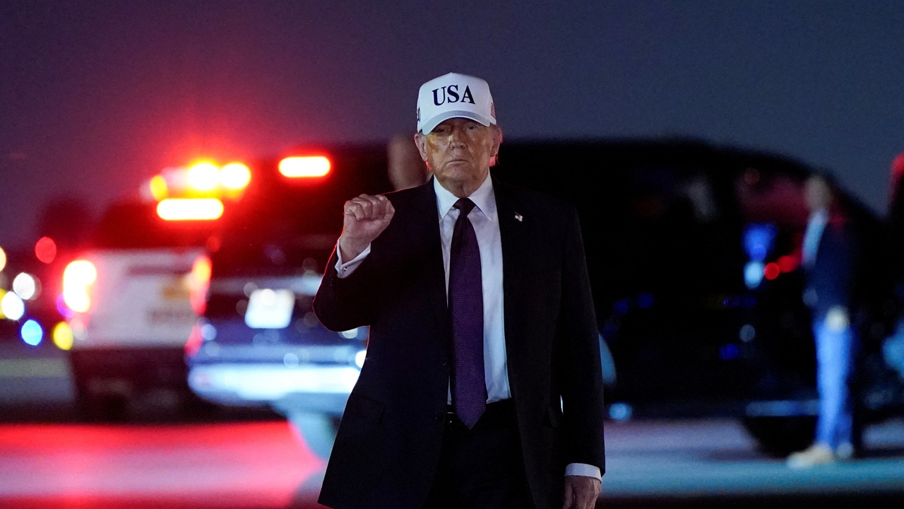 Trump calls on the Iranian people to take control of the country and warns: "Iran will never have a nuclear weapon"