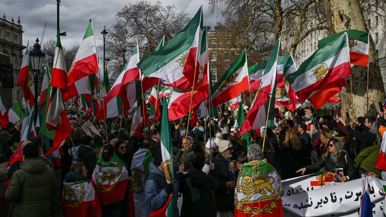 Protests and celebrations: the two faces of Iranian society after the death of Ayatollah Khamenei