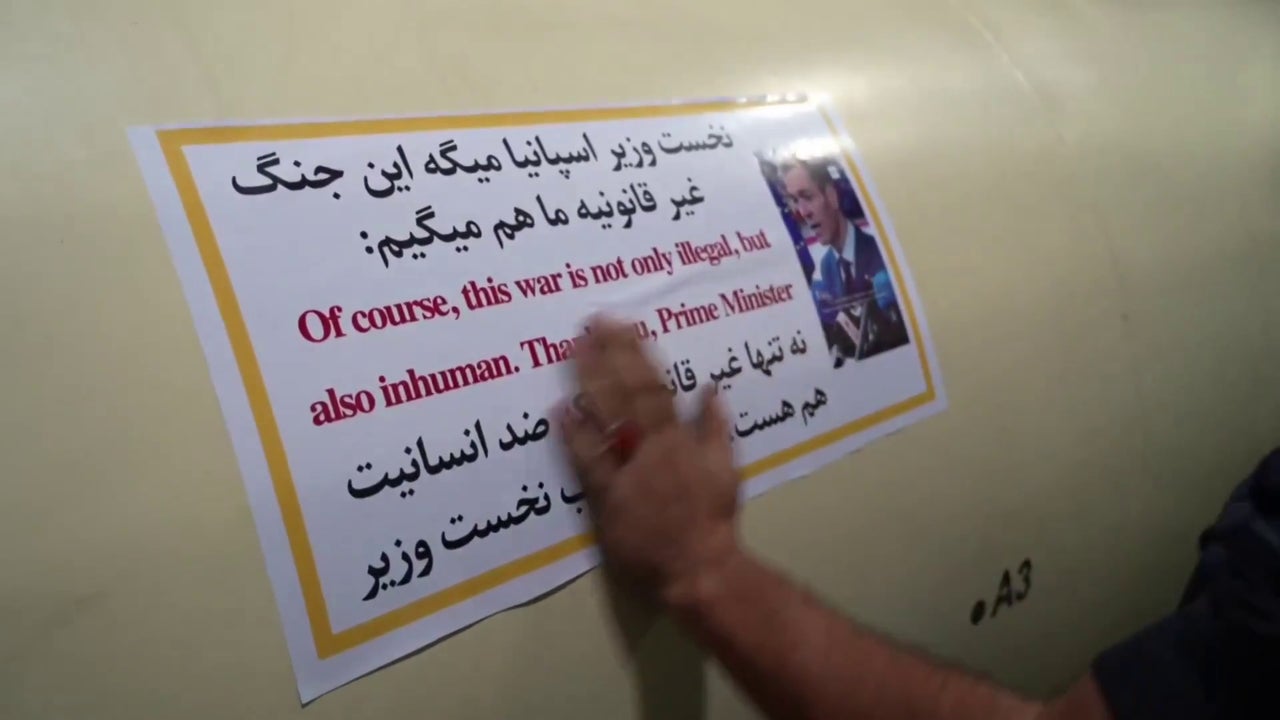 Iranian propaganda places Sánchez's face on one of its missiles: "Thank you, Prime Minister"