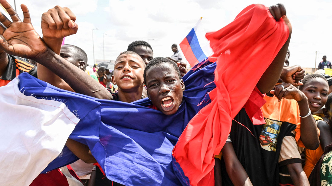 Russia extends its influence in Africa among churches, scholarships and mercenaries