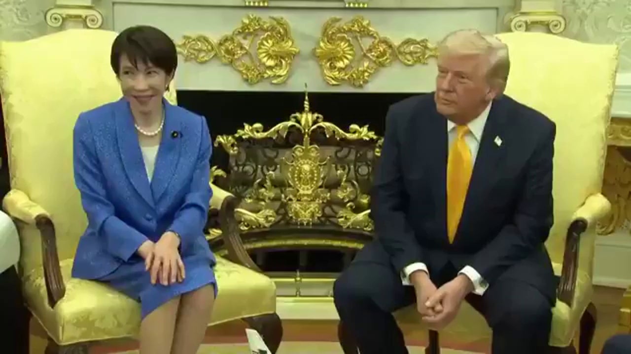 Trump jokes about Pearl Harbor with the Prime Minister of Japan: "Who knows more about surprises?