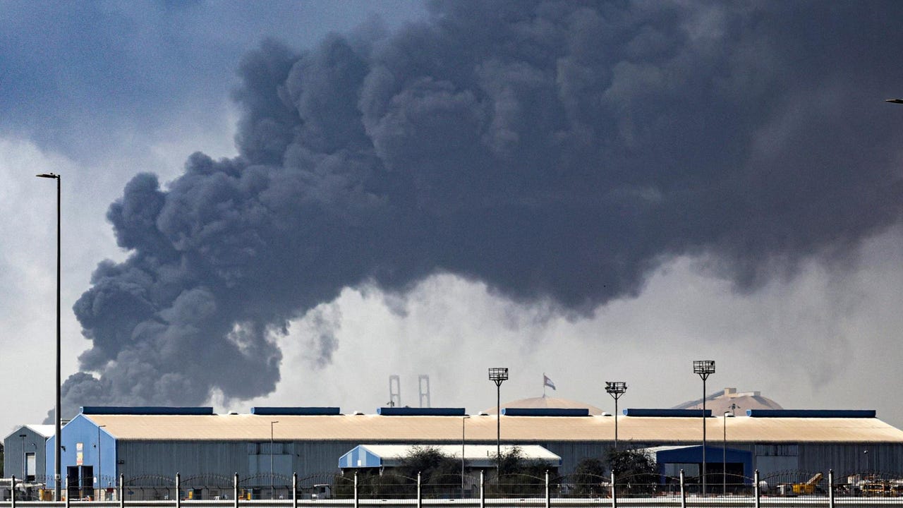 "Fear" and "tense calm"the testimony of two Spaniards in Dubai after the launch of Iranian missiles