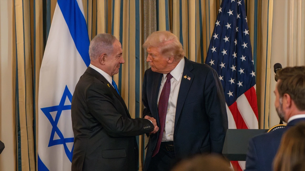 An expert in the Arab world highlights the key to peace in Iran: "This is the time to see who is in charge: Trump or Netanyahu"