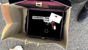 Erdogan’s unusual gift to NATO leaders after the summit: a personalized revolver with live ammunition