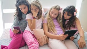 France takes a historic step: bans social networks for those under 15 years of age and leads the way in Europe