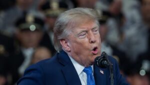 The fight over the Strait of Hormuz continues: Trump assures that he could soon declare it as "United States territory"