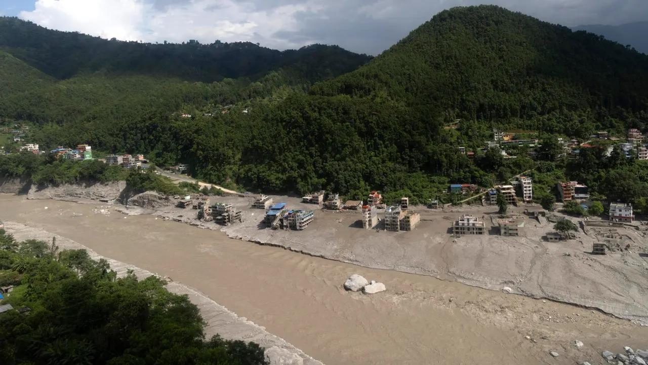 The second Spaniard missing after the tragic flood in Nepal that already leaves more than 600 dead has been rescued