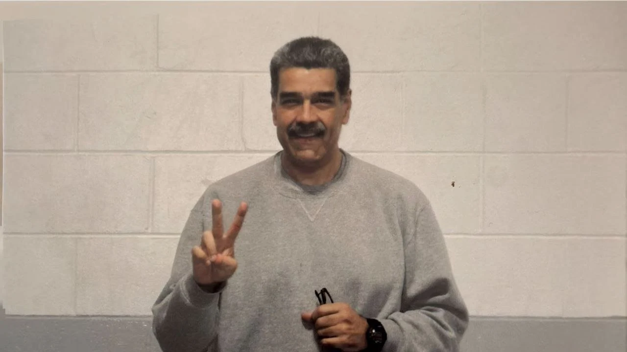 "A gift of love and hope": the new images of Nicolás Maduro from the US prison