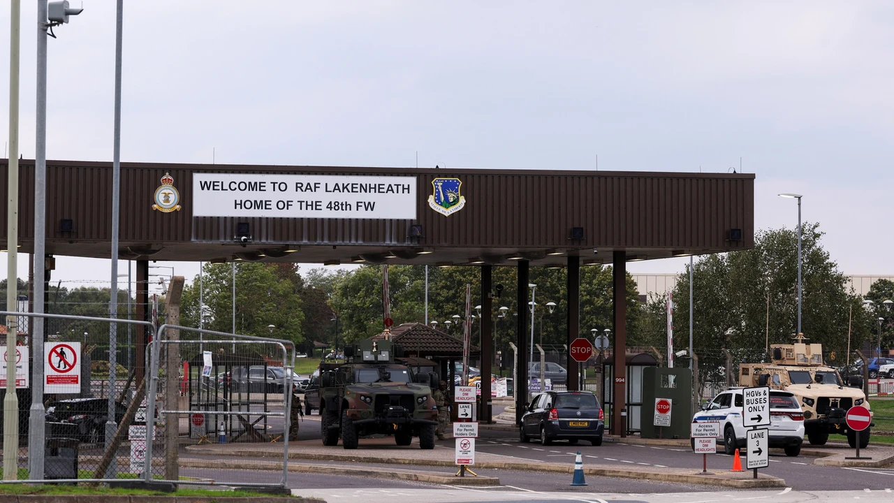 Five arrested for "terrorism" in the United Kingdom near an air base with the presence of US troops