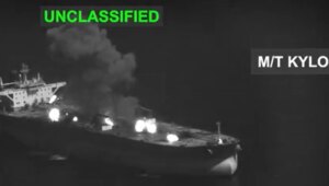 US attacks three Iranian oil tankers after attack on US warships