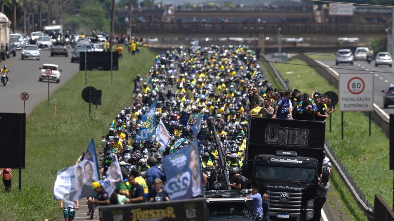 Brazil looks ahead to elections marked by mourning "for the minimum" between Lula and Flávio Bolsonaro: "The key is the 3% undecided"