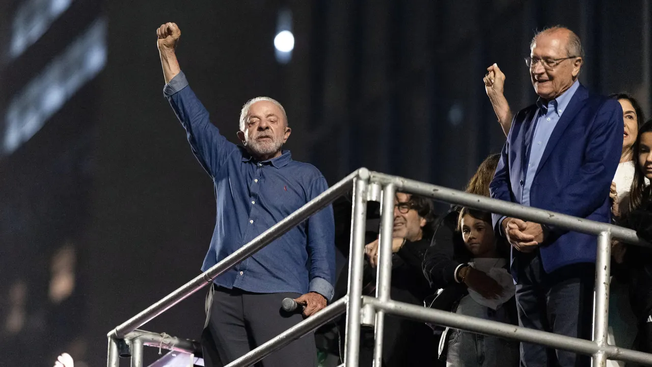 Militant work on social networks, the key to Lula's victory: "In Brazil, people became bots"
