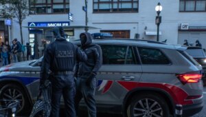 One dead and several injured in a series of shootings carried out by a man on the outskirts of Paris