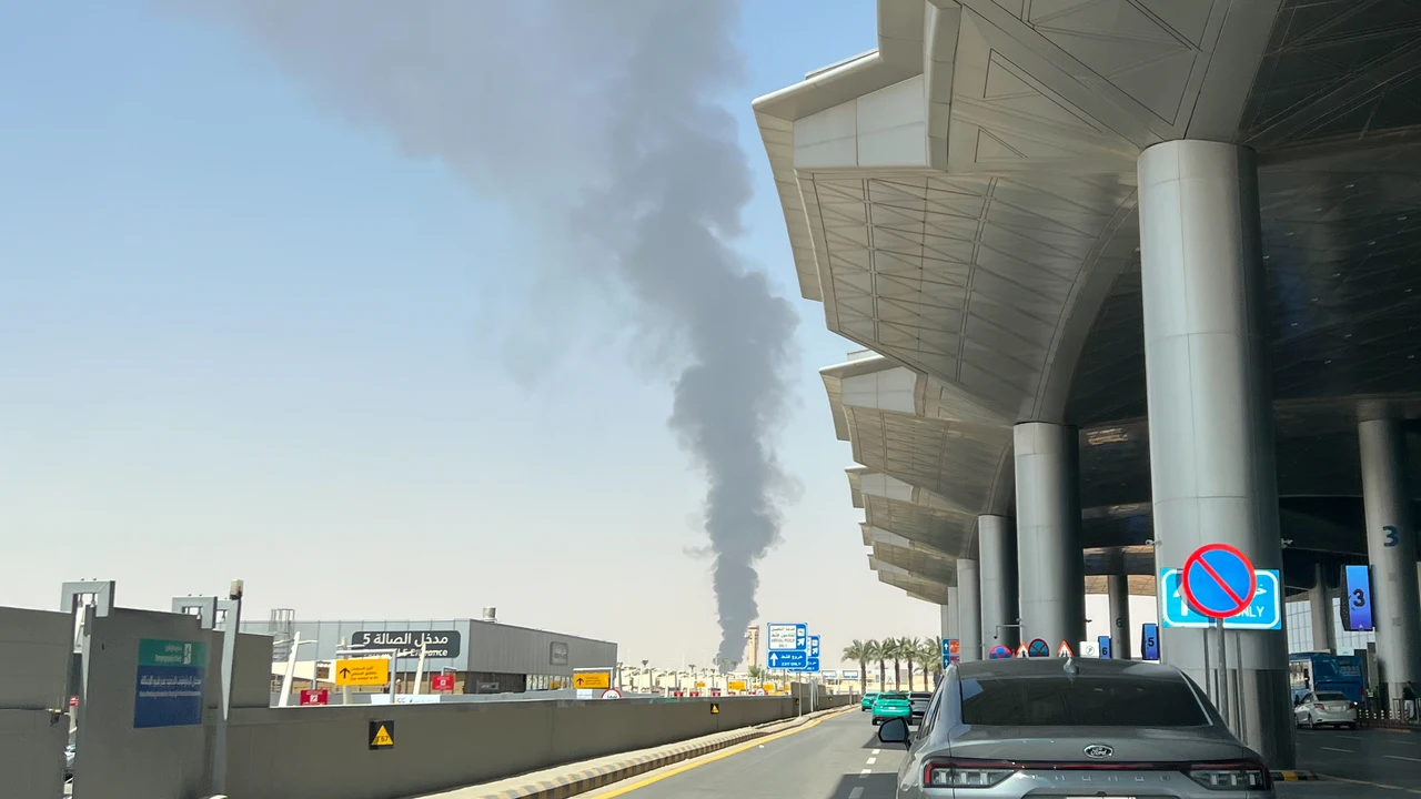 The Houthis launch new attacks against Saudi Arabia: a projectile hits Terminal 4 of Riyadh airport